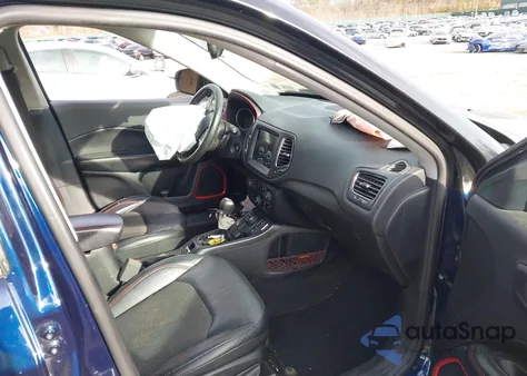 2019 Jeep Compass Trailhawk 4X4 z USA, uszkodzony, nr VIN 3C4NJDDB1KT620433